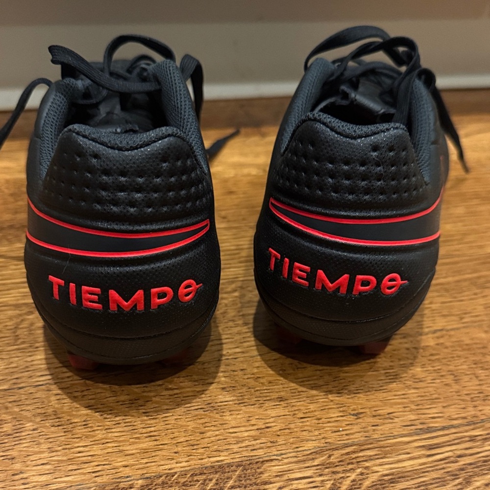 Nike Men's Tiempo Legend 8 Soccer Cleats - Picture 3 of 6